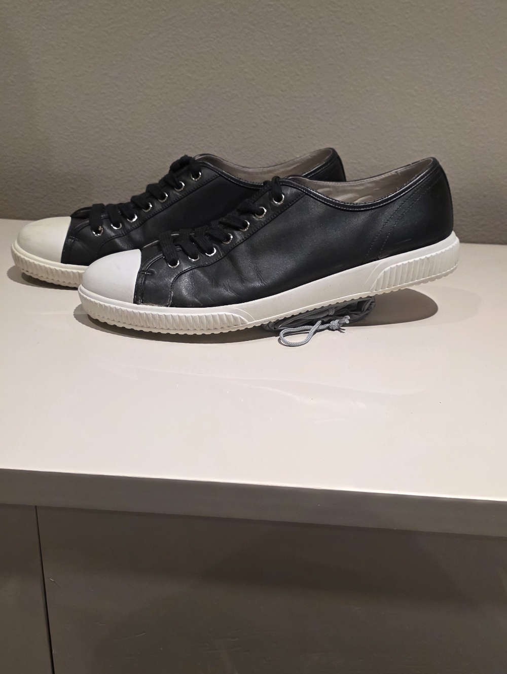 Prada Low Sneakers - Barely Worn - 9.5 LV - US 10.5 - Picture 5 of 8